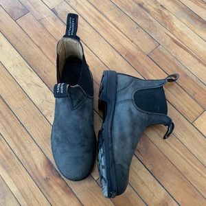 blundstone boots rustic black